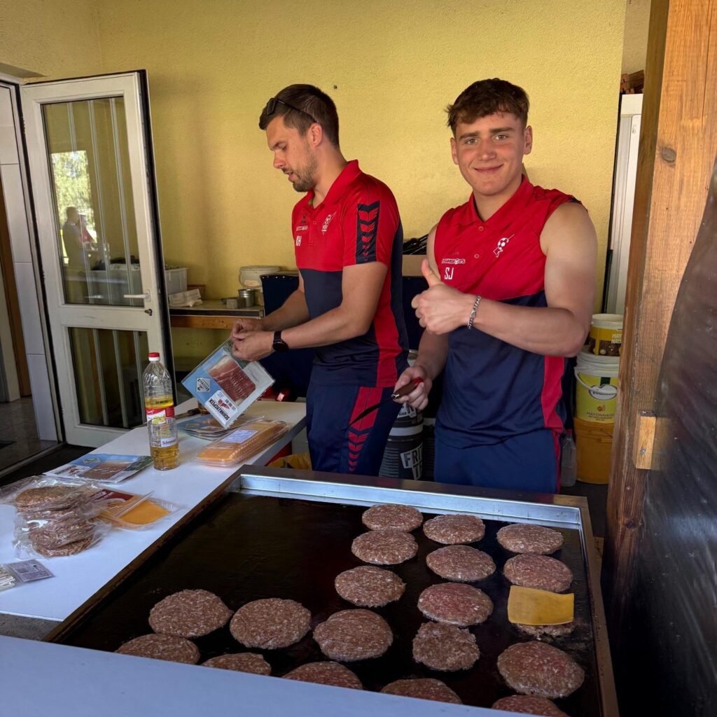 Saisonabschlussfeier – unsere Mannschaft sagt DANKE! ☀️🍔🍟⚽