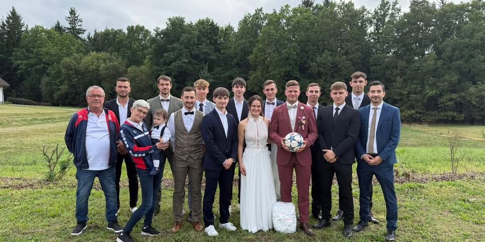 Gestern auf dem Feld geglänzt, heute läuten die Hochzeitsglocken 💍👰🤵‍♂️