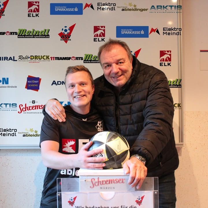 Wir bedanken uns beim Ehrenpräsident der …