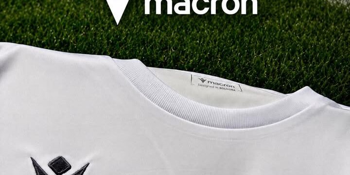 🤝 Willkommen in der ASV Schrems Familie, Macron!